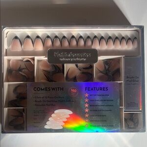 NailRevolution Black and Tan Press-On Nails Set